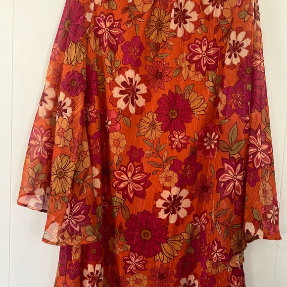 NEW BoutiqueTabitha Rust Floral Flare Sleeve Mini Dress Size Large - Picture 5 of 14